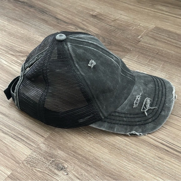 C.C Exclusive Charcoal Gray NLACK Acid Wash Distressed PonyTail Trucker Hat OS - Picture 1 of 8